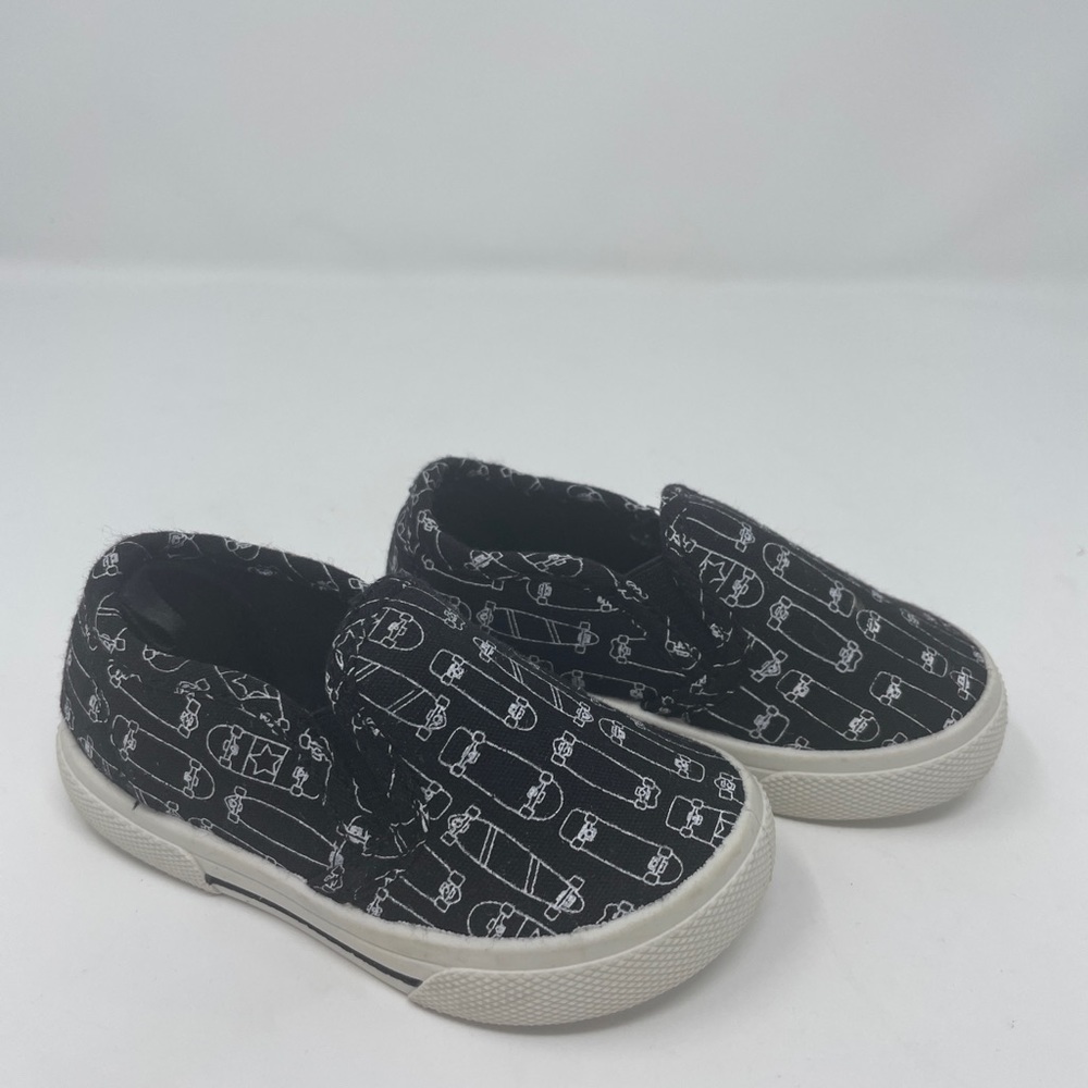 Carters Toddlers Boy Size 6 Sneakers Slip On Shoe